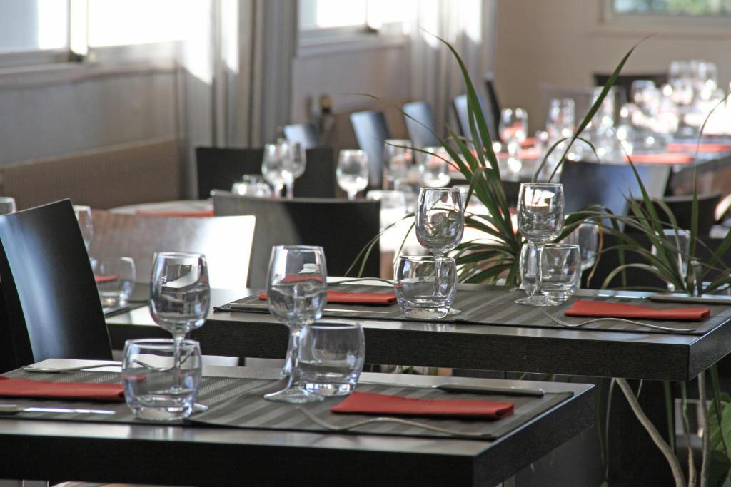 Hotel-Restaurant La Caborne 利莫内 外观 照片